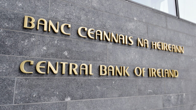 Bank sentral Irlandia memperingatkan tentang iklan crypto yang menyesatkan
